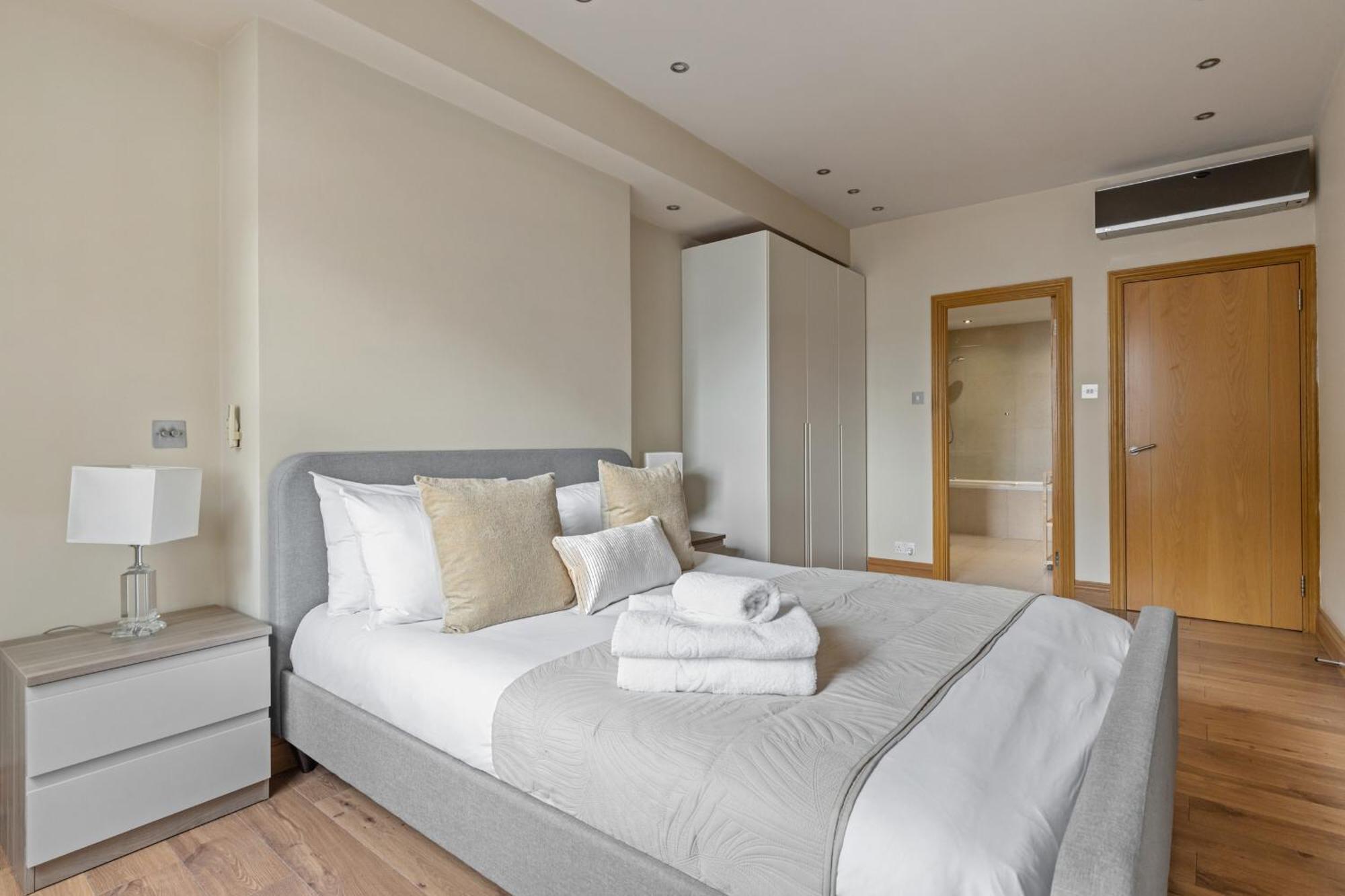 Enchanting Hideaway - La Reserve South Kensington London Kültér fotó